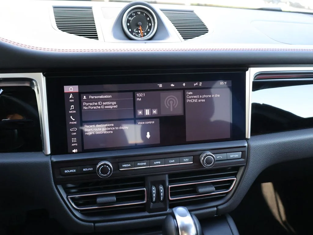 Used 2020  Porsche Base image 22