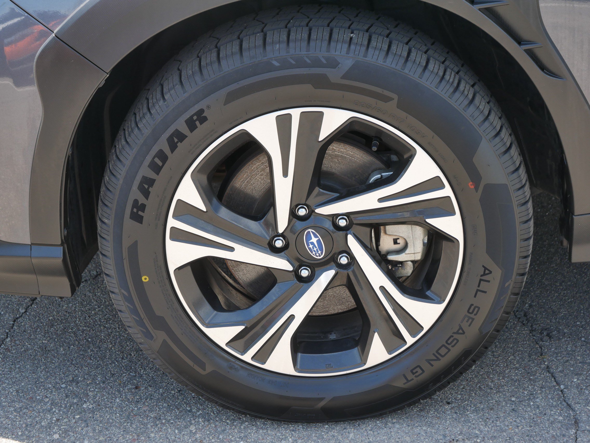 Used 2025 Magnetite Gray Metallic Subaru Premium image 15
