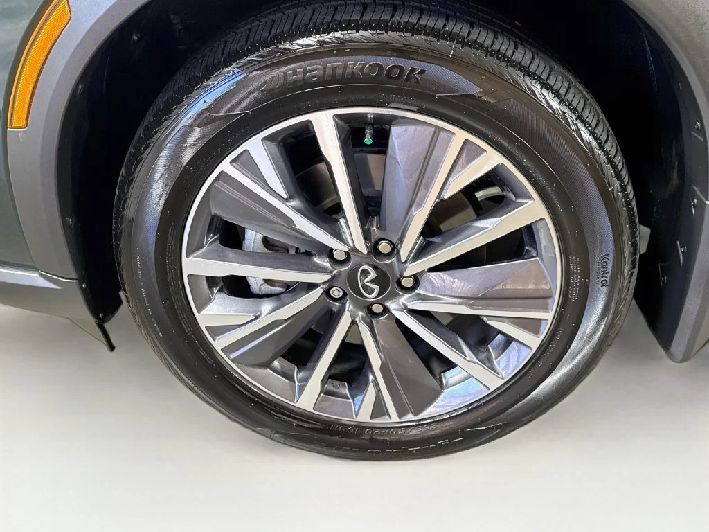 Certified Used 2027 Green INFINITI LUXE image 45