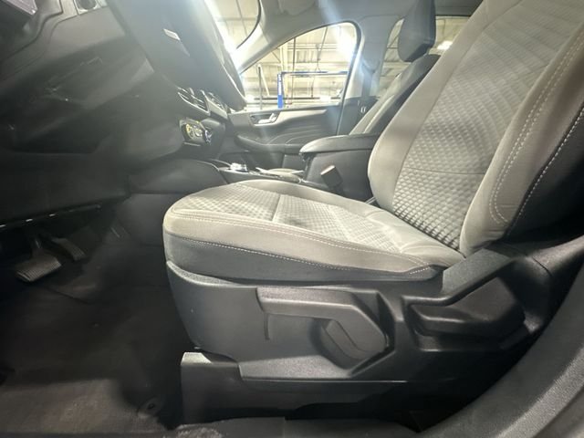 Used 2021 Gray Ford SE image 18