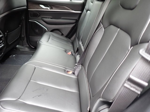 New 2025 Bright White Clear-Coat Exterior Paint Jeep Limited image 13