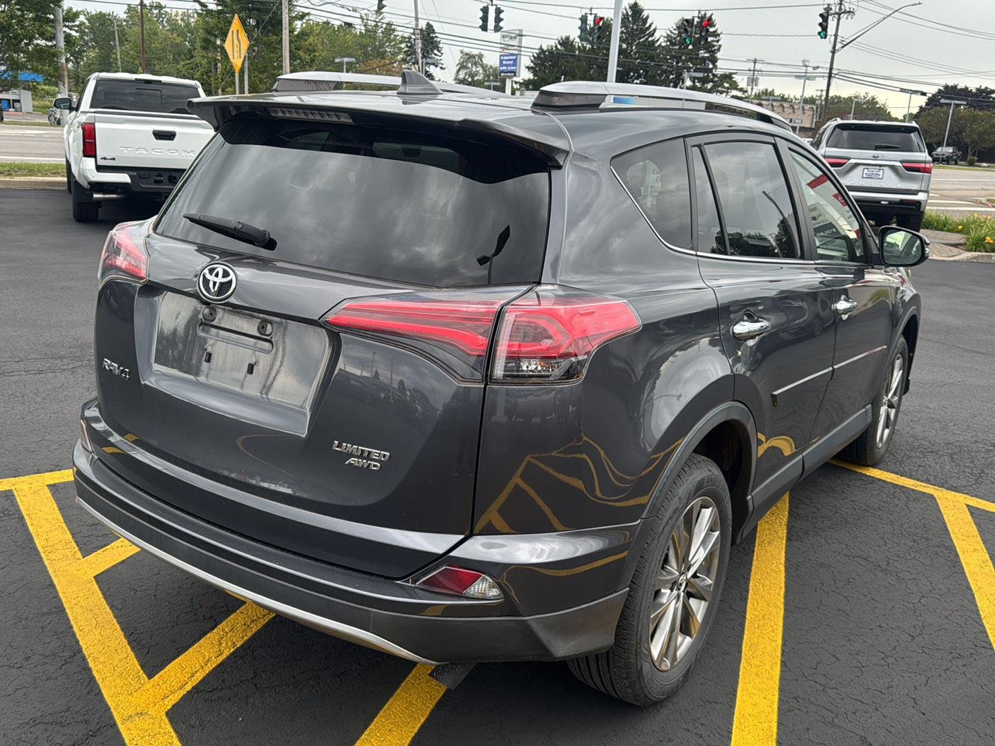 Used 2018 Magnetic Gray Metallic Toyota Limited image 6