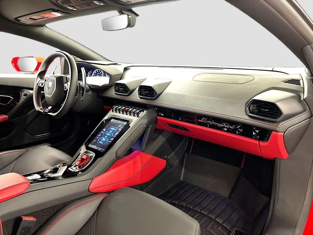Used 2020 Red Lamborghini Base image 13