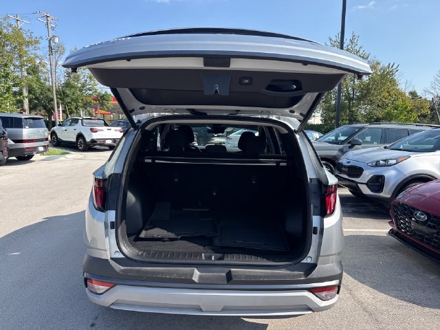 Used 2025 Silver Hyundai SEL image 9