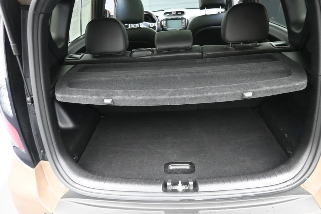 Used 2015 Brown Kia Plus image 16