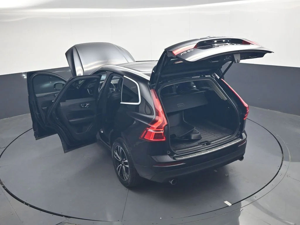 Used 2020 Onyx Black Metallic Volvo T6 Momentum image 50