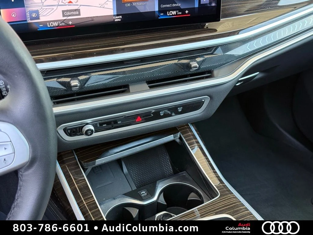 Used 2023 White BMW xDrive40i image 35