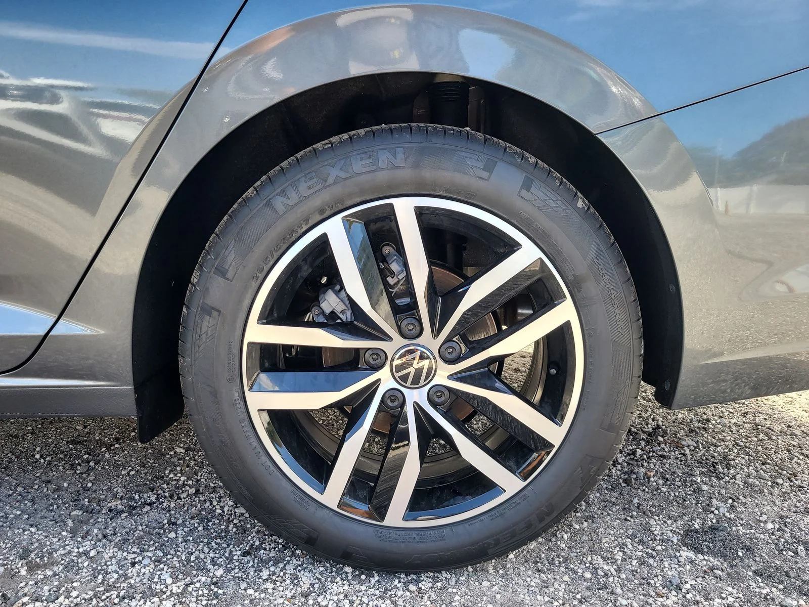 New 2026 Platinum Gray Metallic Volkswagen 1.5T SE image 9