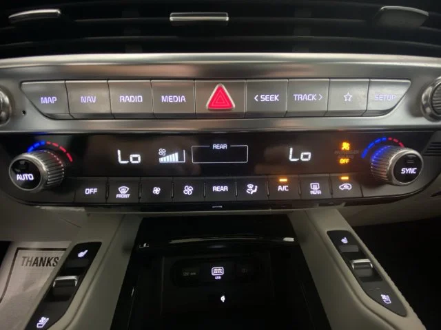 Used 2021 White Kia EX image 19