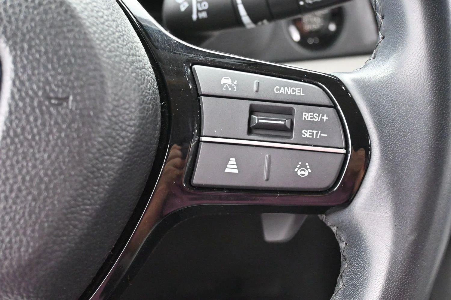 Used 2024 Lunar Silver Metallic Honda EX-L image 21