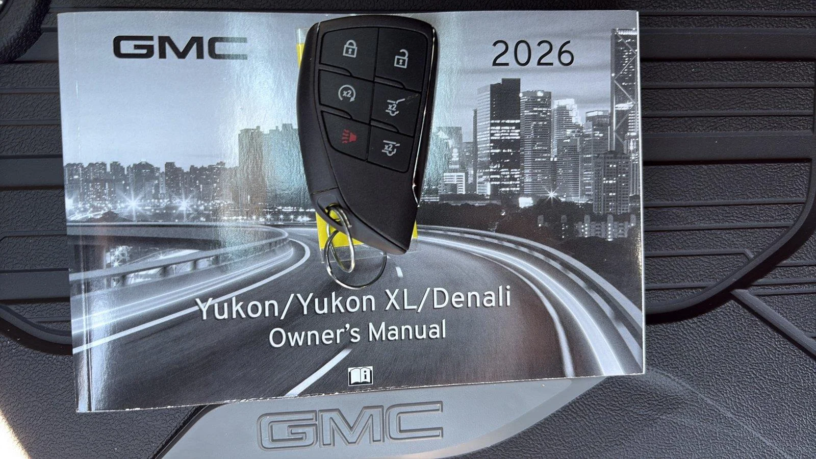 2026 GMC Yukon AT4 Ultimate - Photo 19