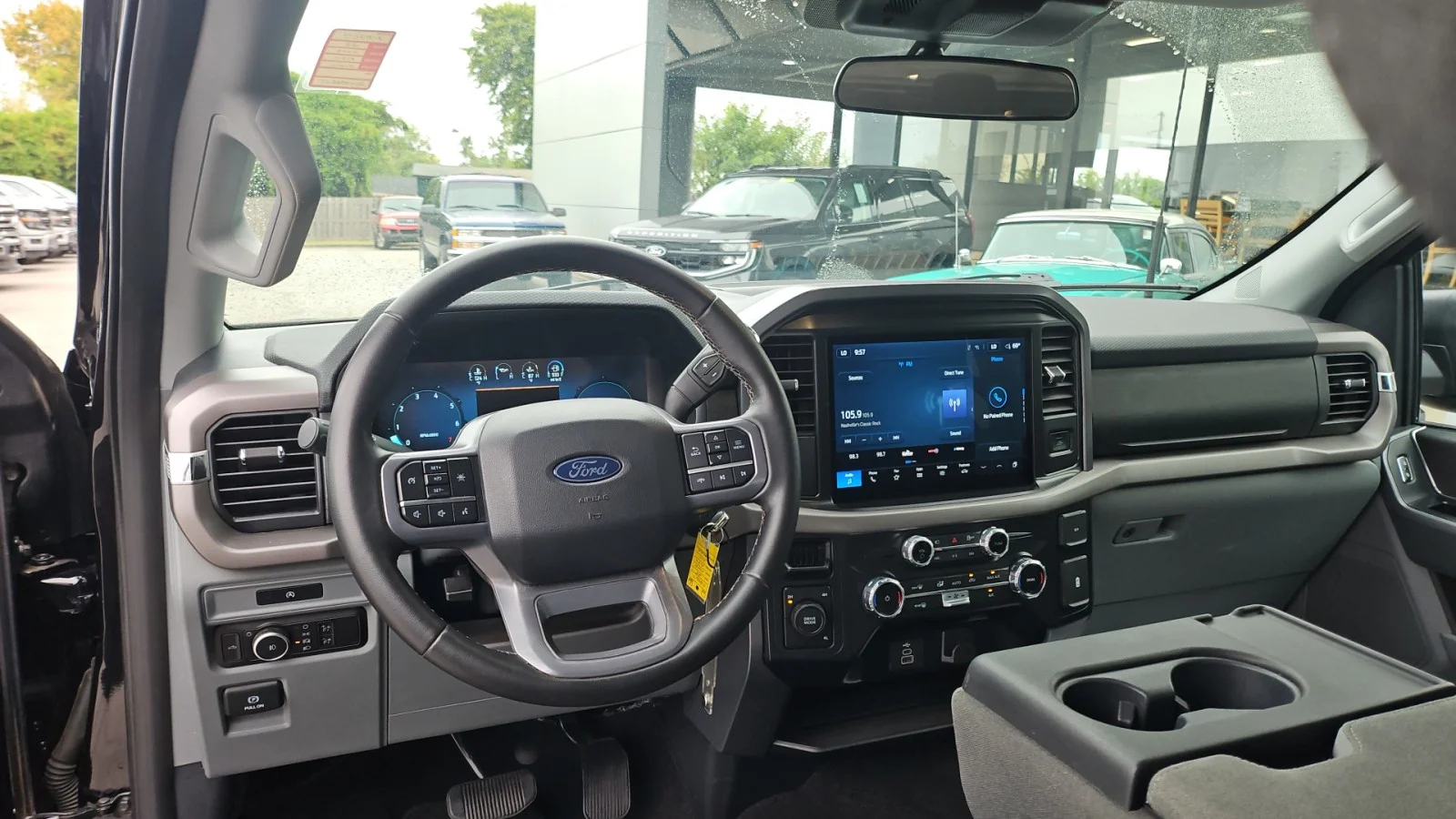 Used 2025 Agate Black Metallic Ford XLT 4WD image 15