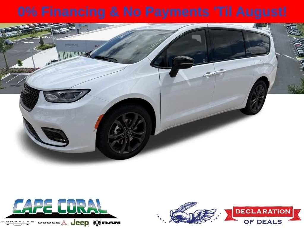 2026 Chrysler Pacifica Select's photo