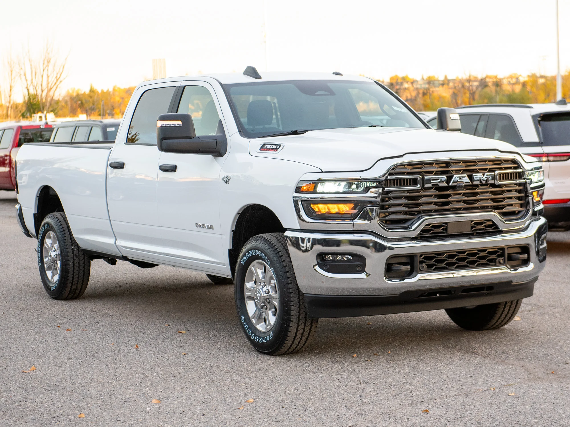 New 2027 White RAM Big Horn* Crew Cab 4x4, 8