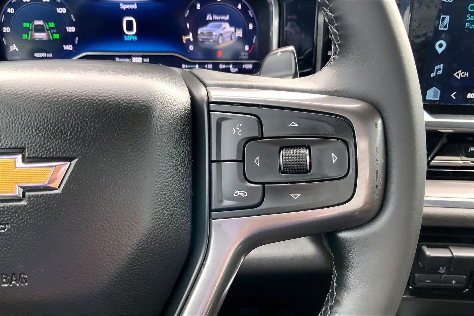 Used 2024 Iridescent Pearl Tricoat Chevrolet High Country image 25