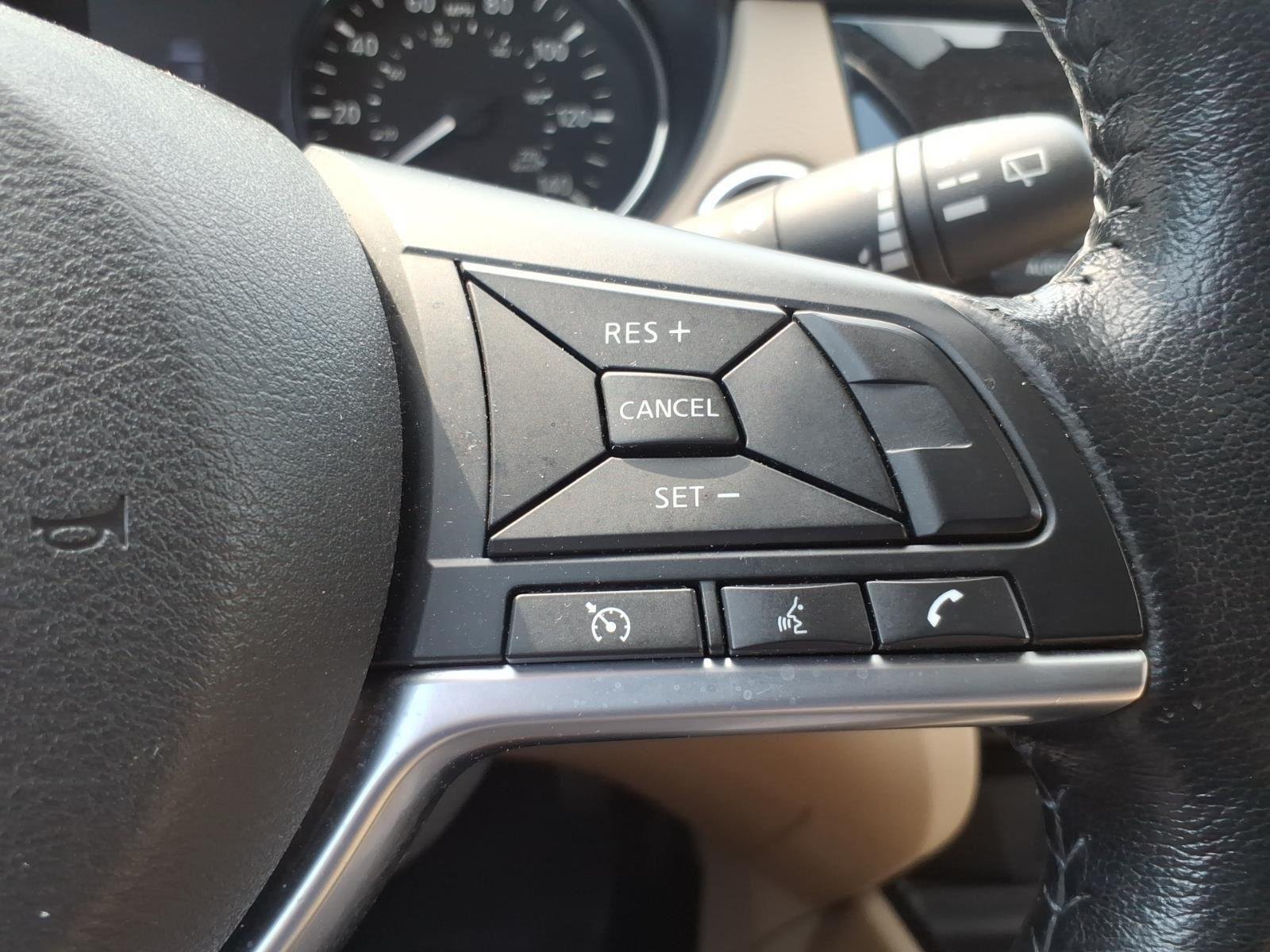 Used 2020 Pearl White Tricoat Nissan SV image 14