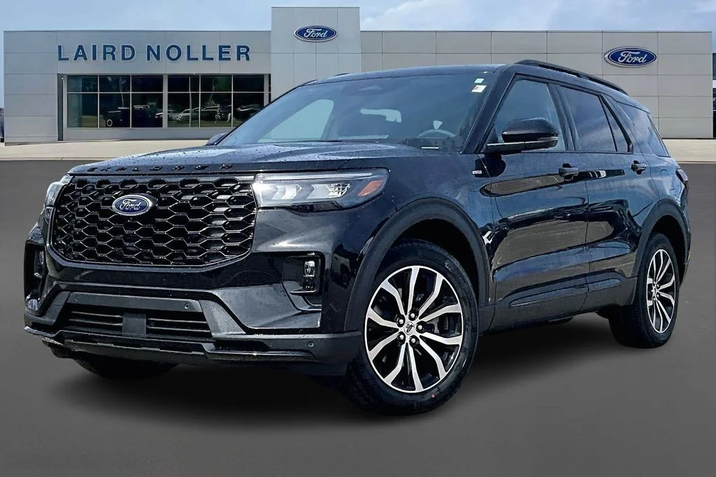 2026 Ford Explorer ST-LINE 4WD's photo
