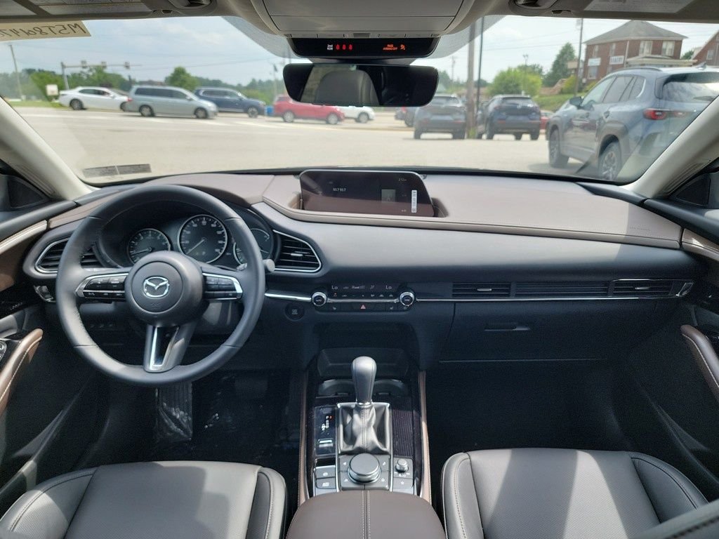 2025 Mazda CX-30 Premium - Photo 17