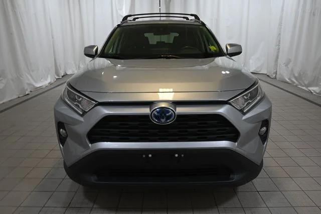 Used 2021 Silver Toyota XLE image 15