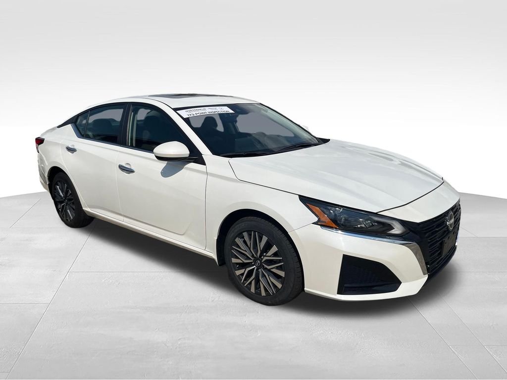 Used 2023 White Nissan 2.5 SV image 6