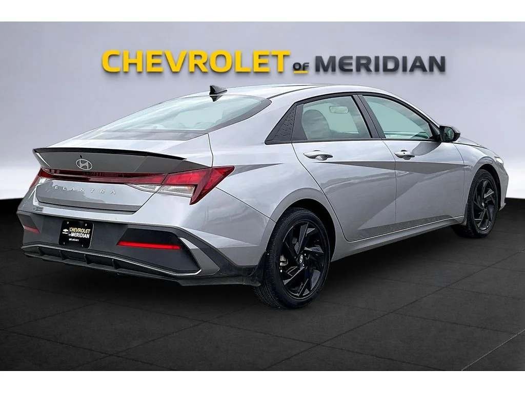 Used 2026 Gray Hyundai SEL Sport image 10