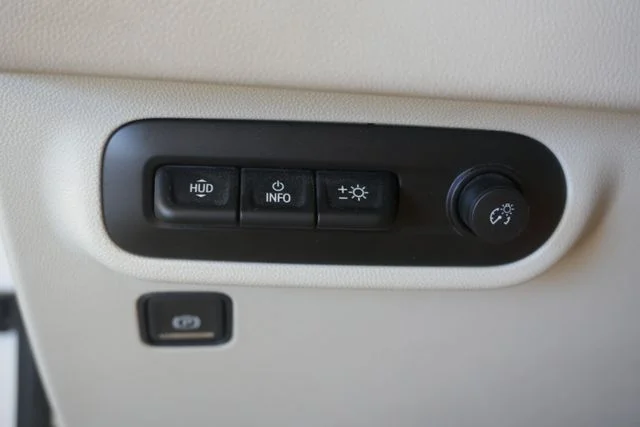 Used 2022 Summit White GMC Denali image 21