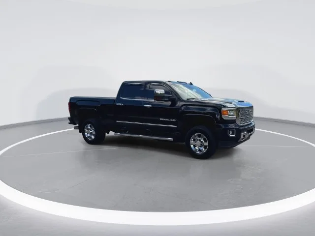 Used 2019 Black GMC Denali image 2