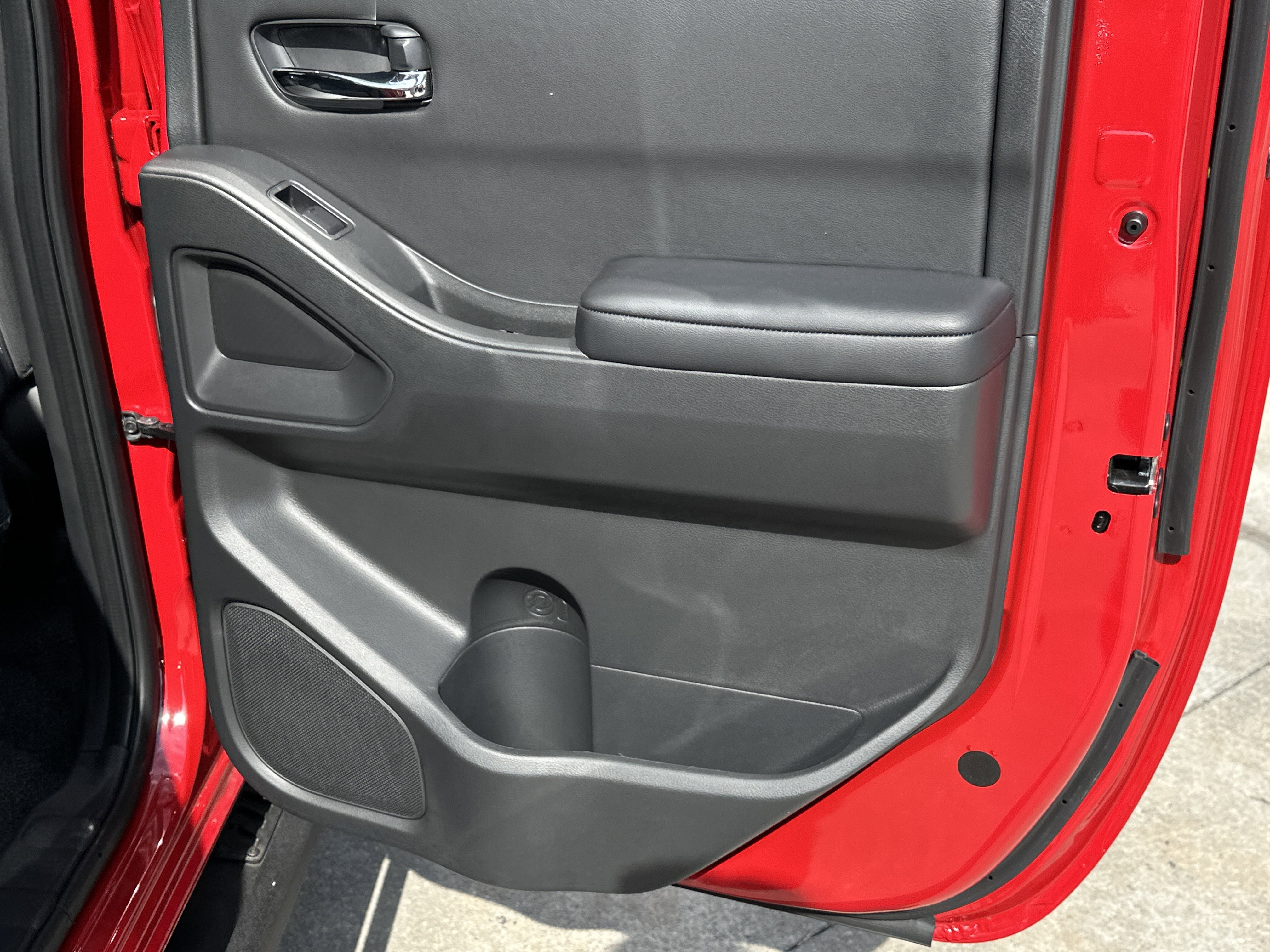 2025 Nissan Frontier SV - Photo 17