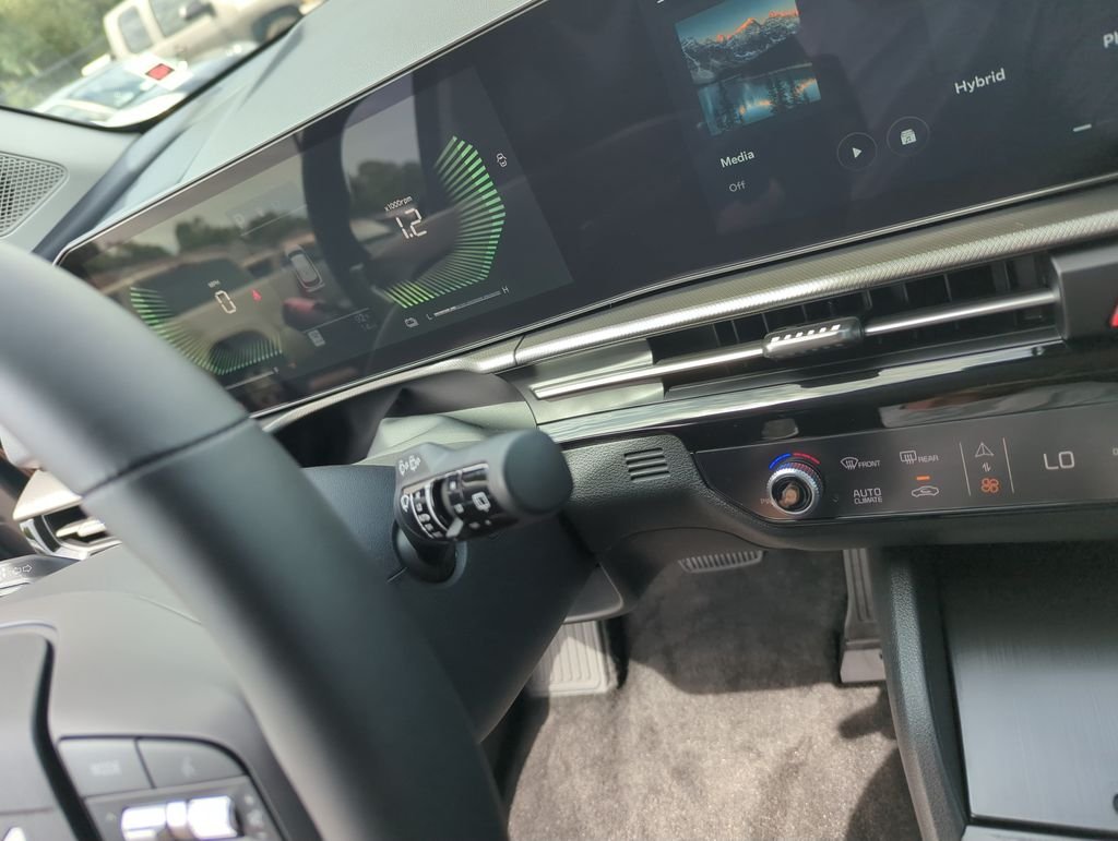New 2027 Gravity Gray Kia S image 24