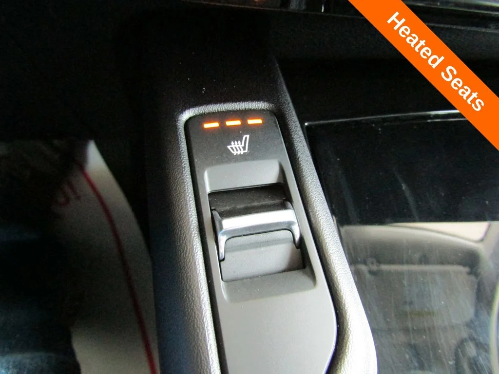 Used 2025 White Kia S image 16