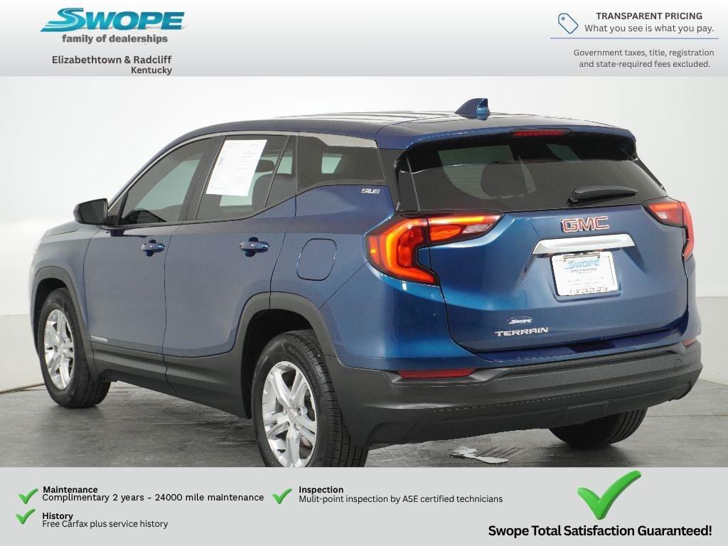 Used 2021 Blue Emerald Metallic GMC SLE image 5