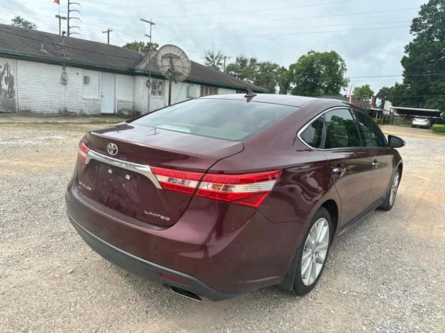 Used 2013  Toyota Limited image 13