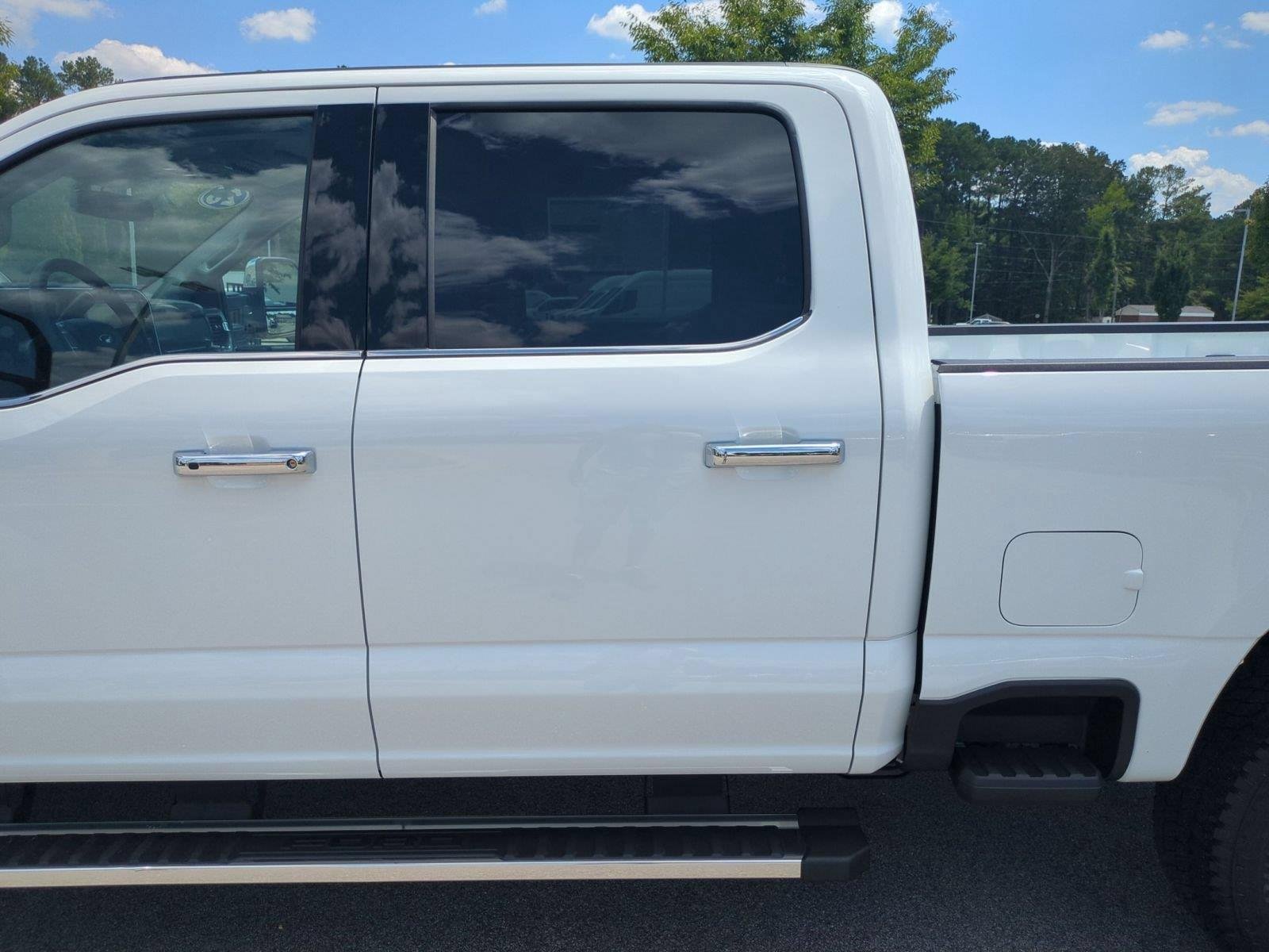 New 2026 Oxford White Ford F-250® Lariat® image 32