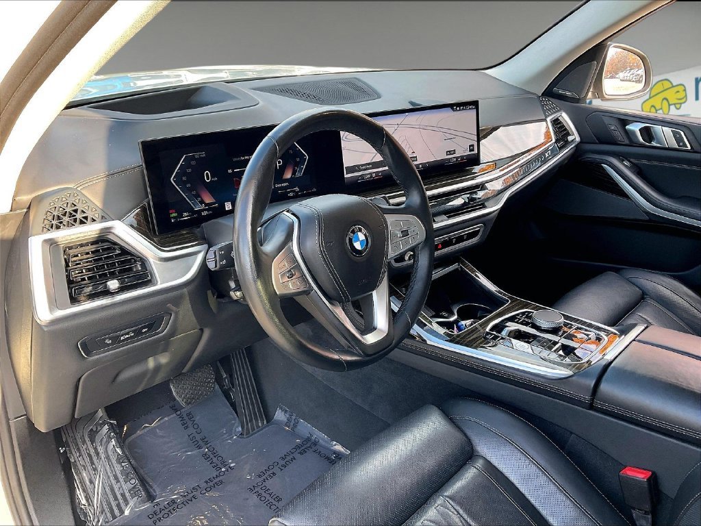 Used 2025 Alpine White BMW xDrive40i image 8