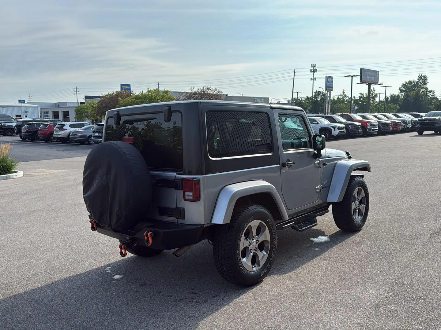 Used 2016 Billet Silver Metallic Clearcoat Jeep Sahara image 3