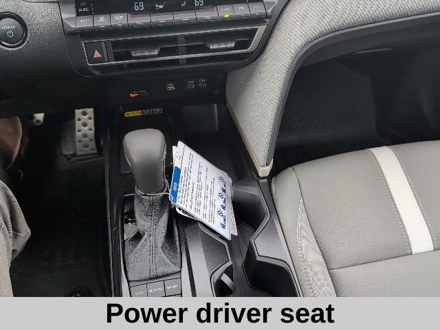 2026 Toyota Camry SE - Photo 6