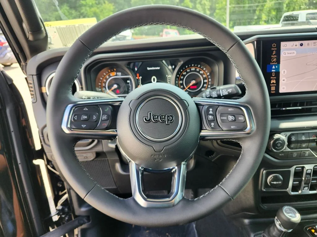 New 2026 Black Clear-Coat Exterior Paint Jeep Sahara image 27