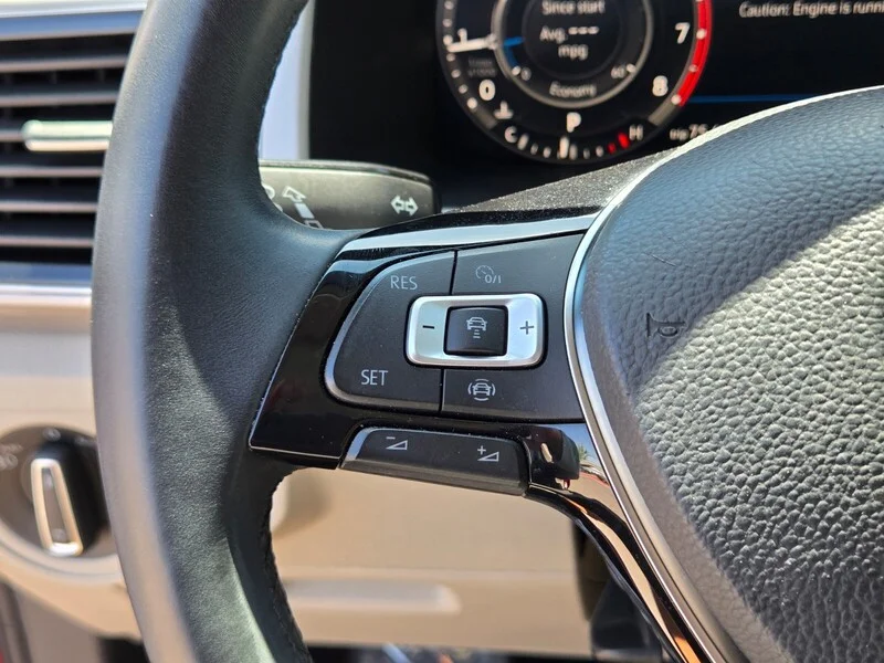 Used 2019 Red Volkswagen SEL image 19