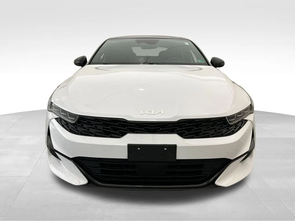 Used 2023 White Kia GT-Line image 9