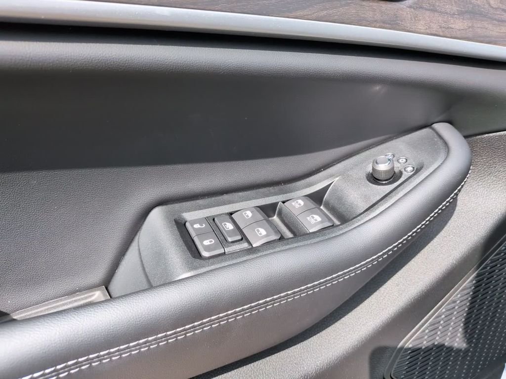 New 2026 Silver Zynith Exterior Paint Jeep Laredo image 14