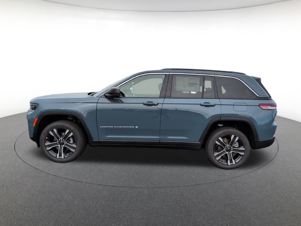 New 2027 Steel Blue Paint Jeep Limited image 10