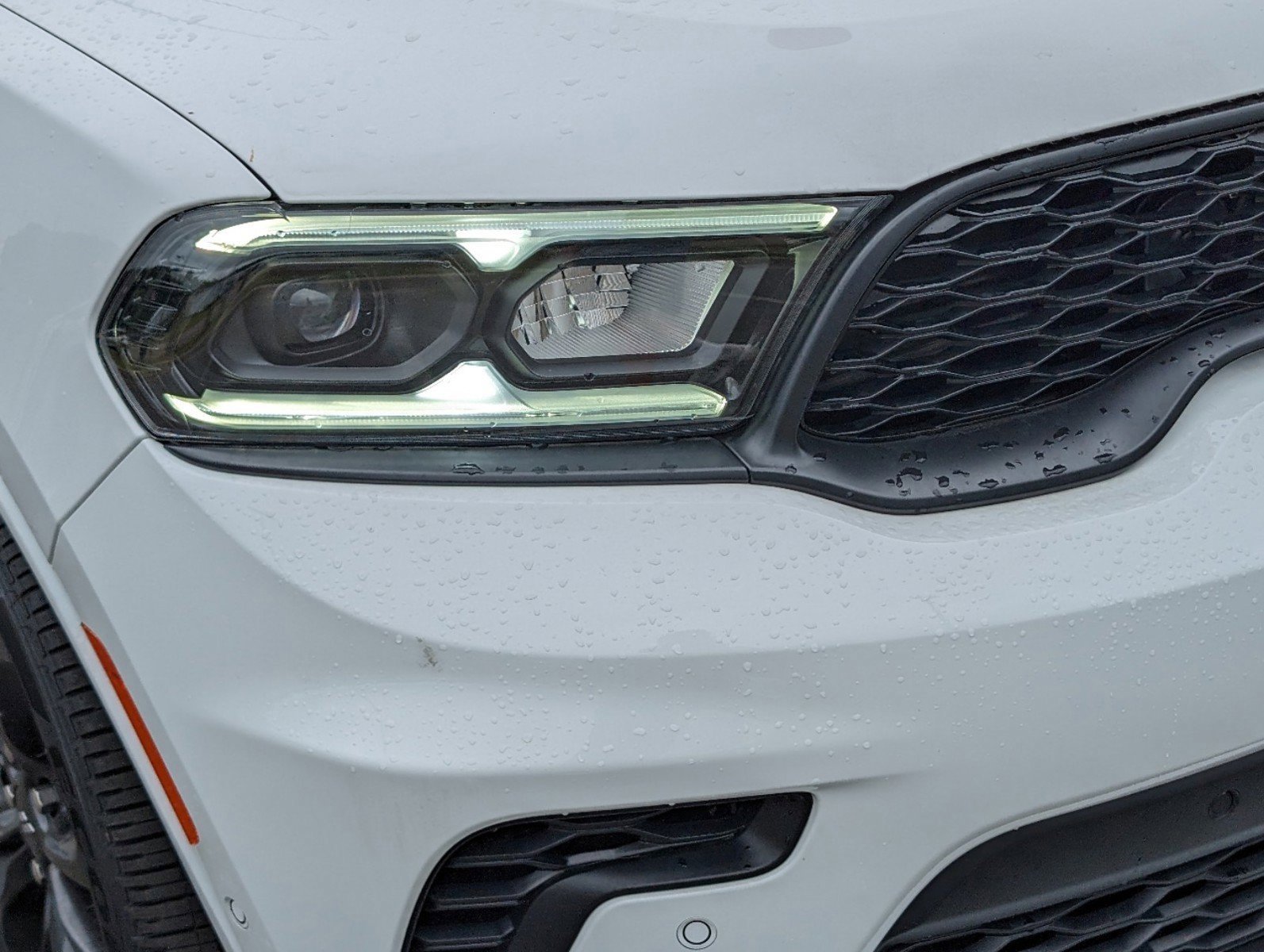 New 2024 White Knuckle Clearcoat Dodge R/T Plus image 9