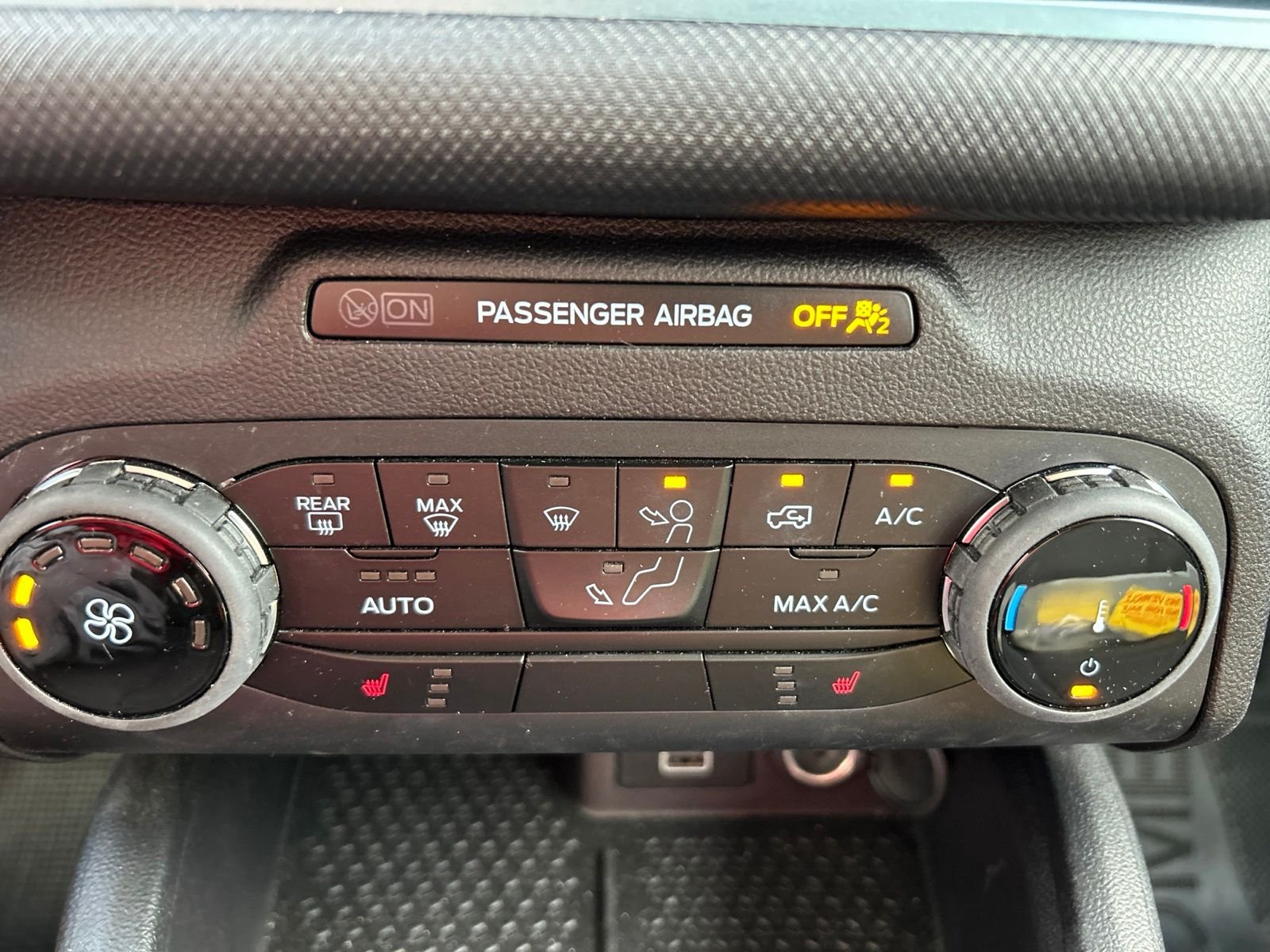 Used 2024 White Ford Badlands image 30