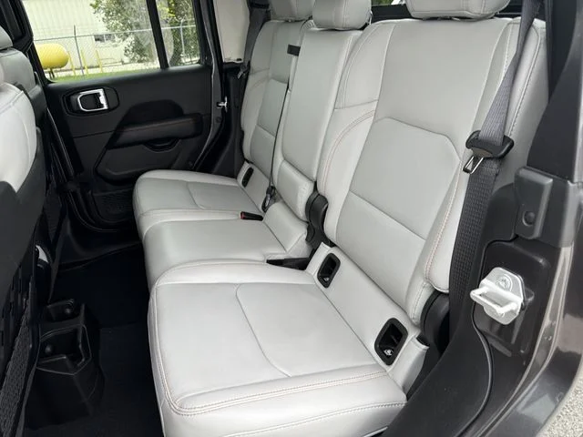 Used 2023 Gray Jeep Mojave image 16