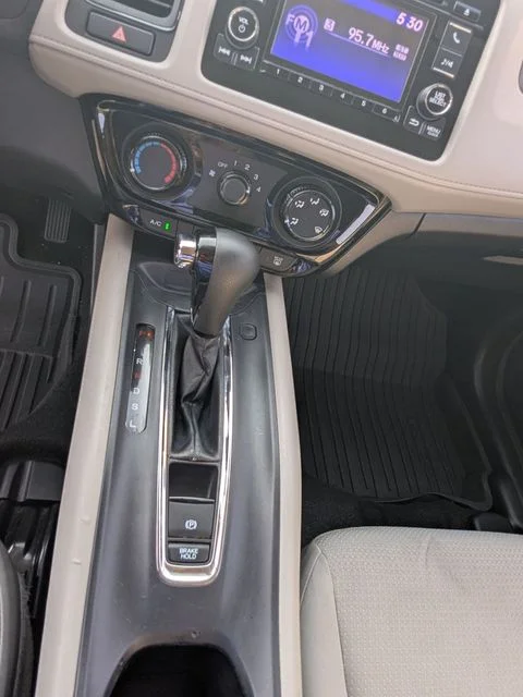 Used 2019 Lunar Silver Metallic Honda LX image 21