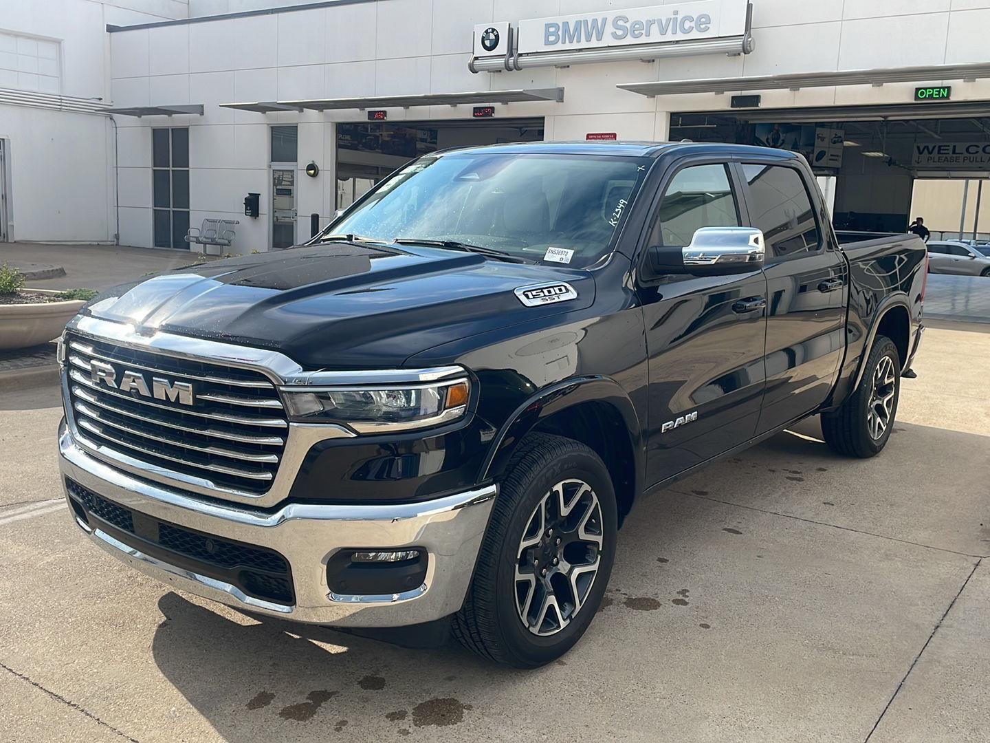 2025 RAM 1500 Laramie 4x4 Crew Cab 5'7's photo