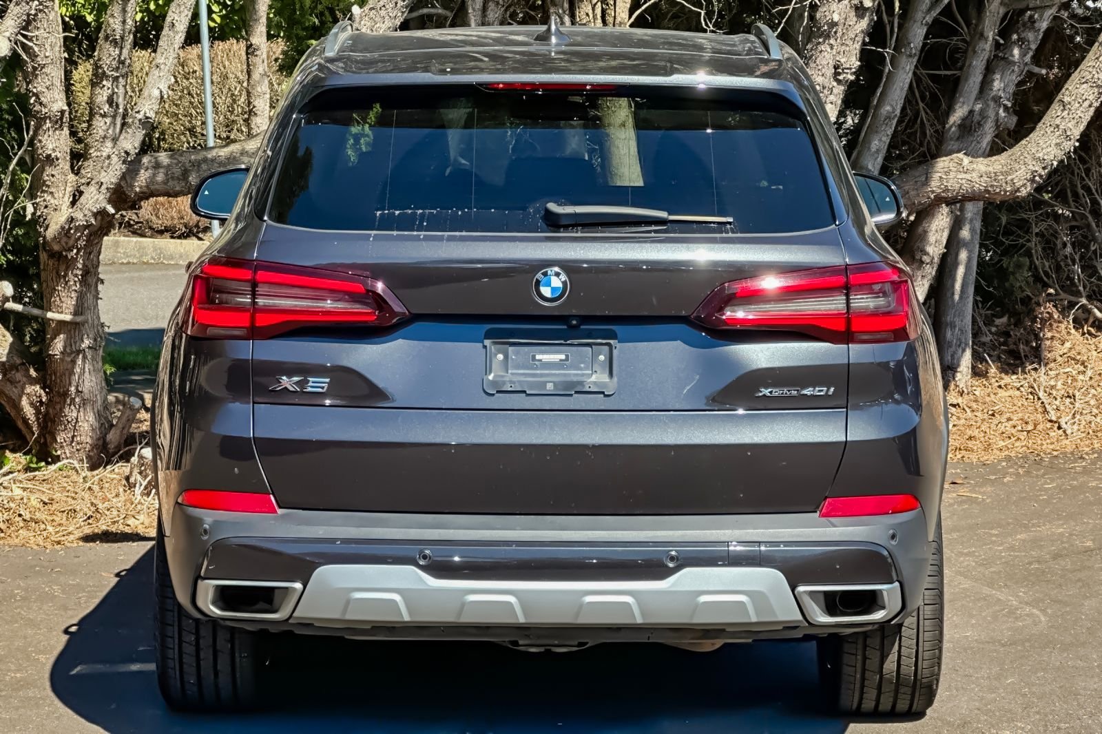 Used 2022 Gray BMW xDrive40i image 4