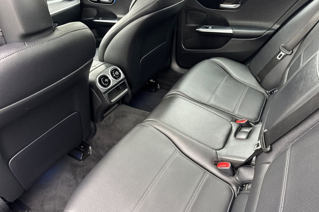 2024 Mercedes-Benz C-Class Sedan C 300 - Photo 13