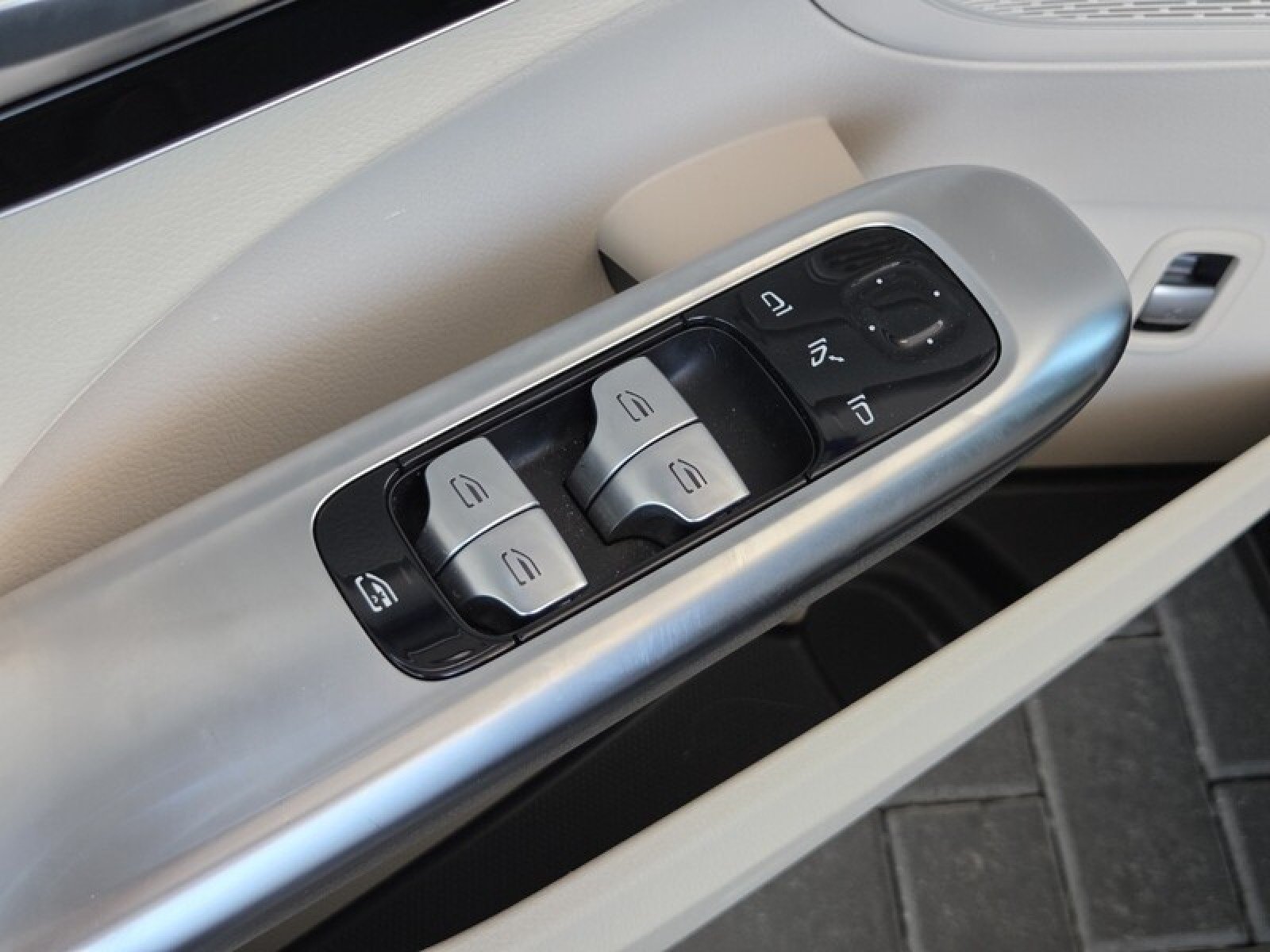 Certified Used 2024 Black Mercedes-Benz C 300 image 24