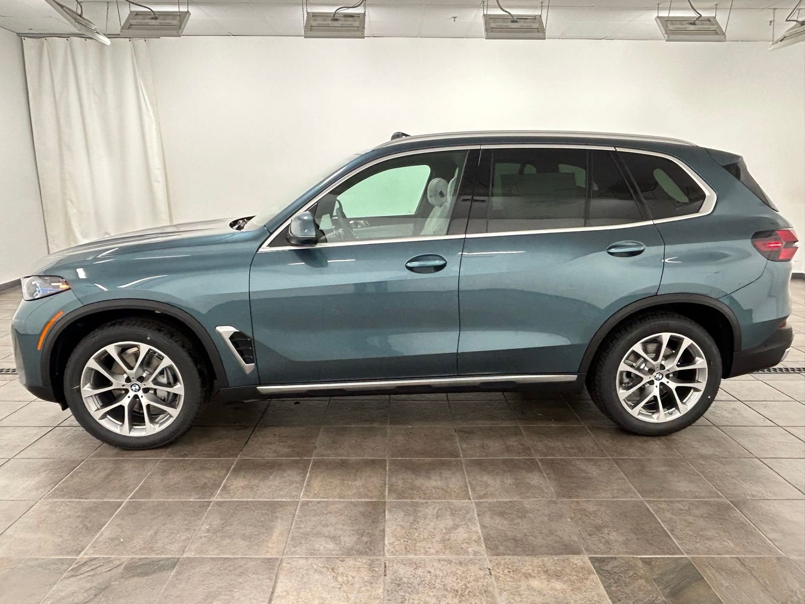 New 2026 Blue Ridge Mountain Metallic BMW xDrive40i image 2